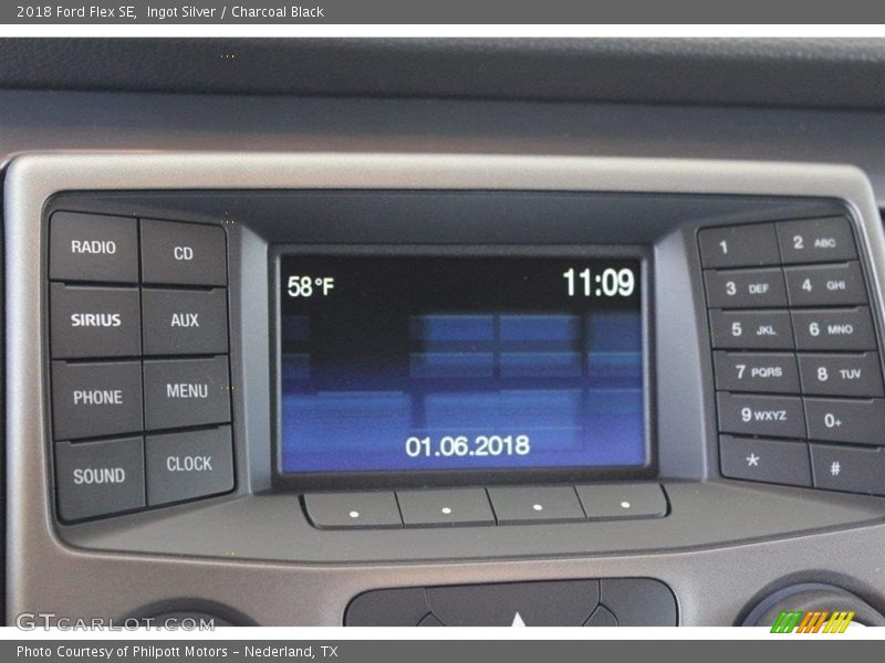 Ingot Silver / Charcoal Black 2018 Ford Flex SE