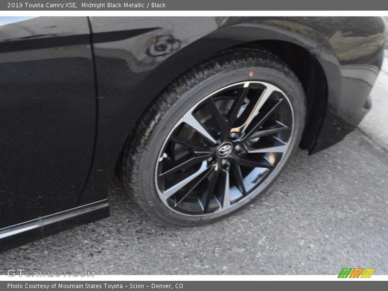 Midnight Black Metallic / Black 2019 Toyota Camry XSE