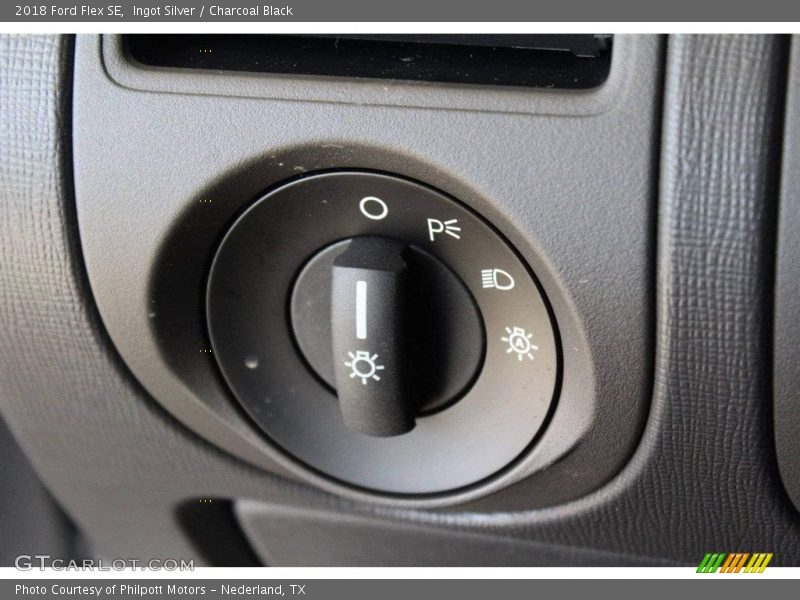 Ingot Silver / Charcoal Black 2018 Ford Flex SE