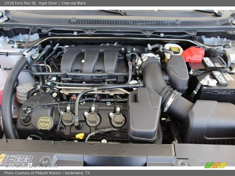 Ingot Silver / Charcoal Black 2018 Ford Flex SE