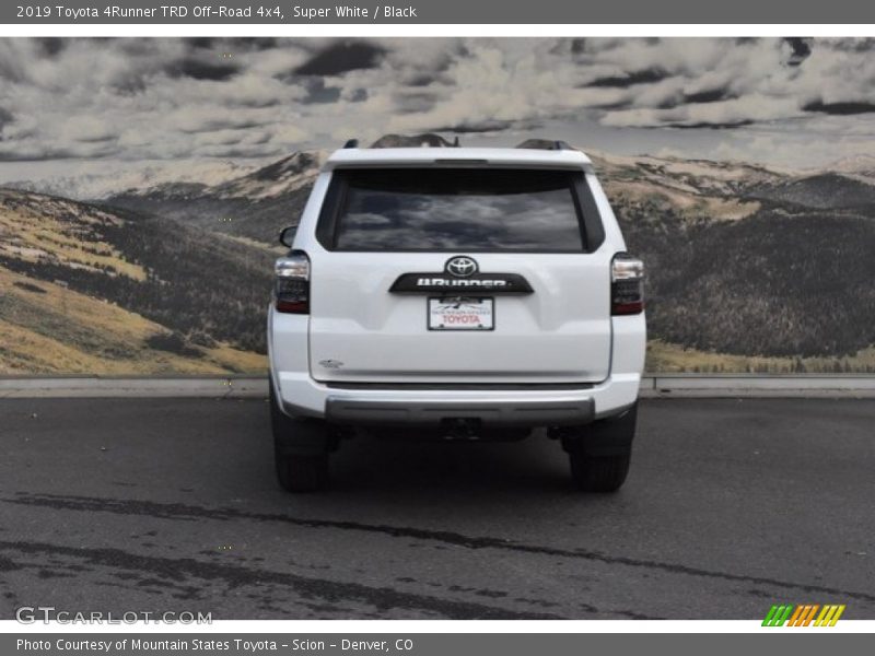 Super White / Black 2019 Toyota 4Runner TRD Off-Road 4x4