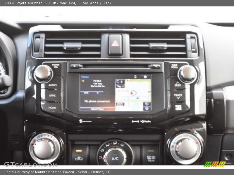 Super White / Black 2019 Toyota 4Runner TRD Off-Road 4x4
