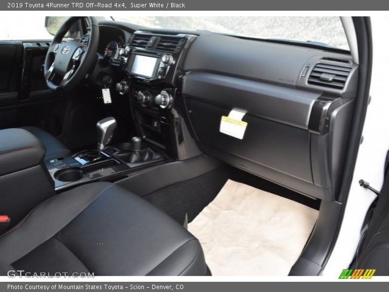 Super White / Black 2019 Toyota 4Runner TRD Off-Road 4x4