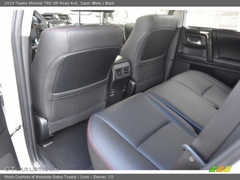 Super White / Black 2019 Toyota 4Runner TRD Off-Road 4x4