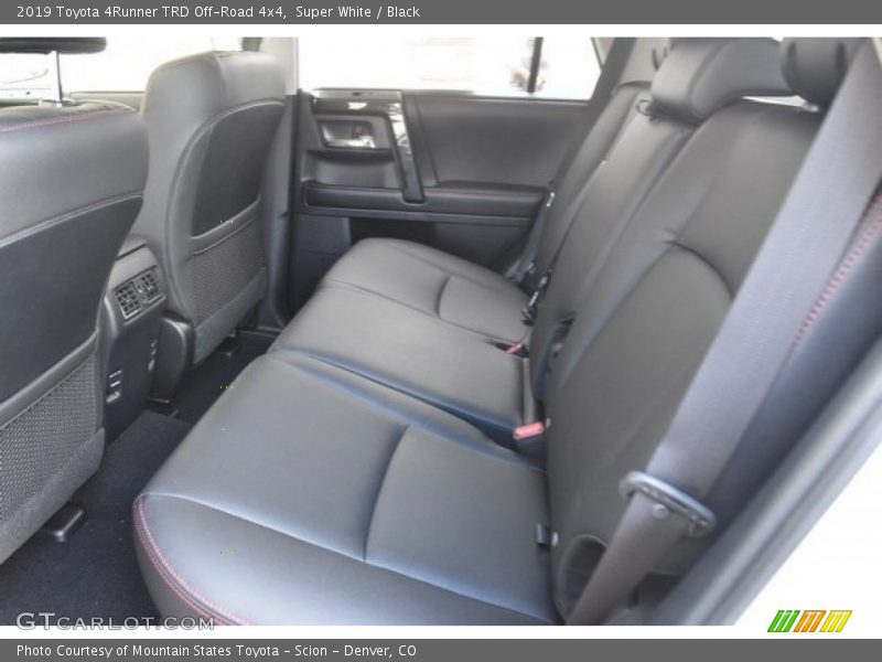 Super White / Black 2019 Toyota 4Runner TRD Off-Road 4x4