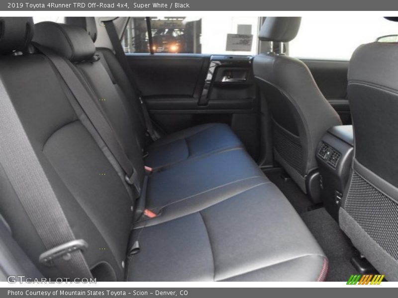 Super White / Black 2019 Toyota 4Runner TRD Off-Road 4x4
