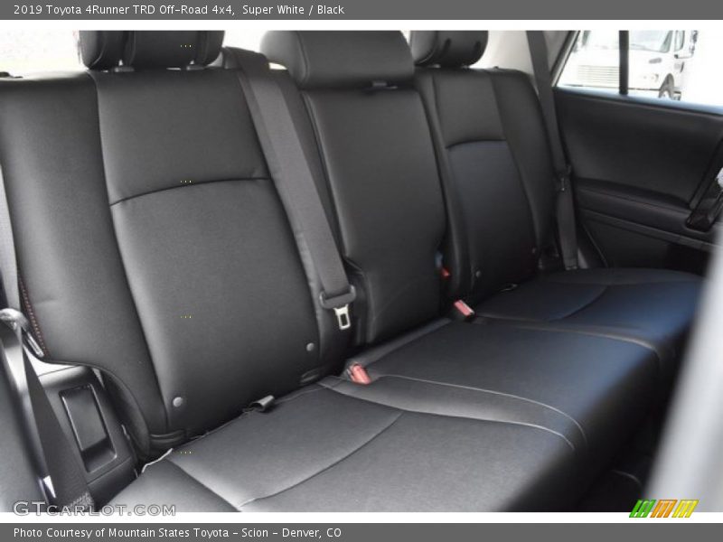 Super White / Black 2019 Toyota 4Runner TRD Off-Road 4x4