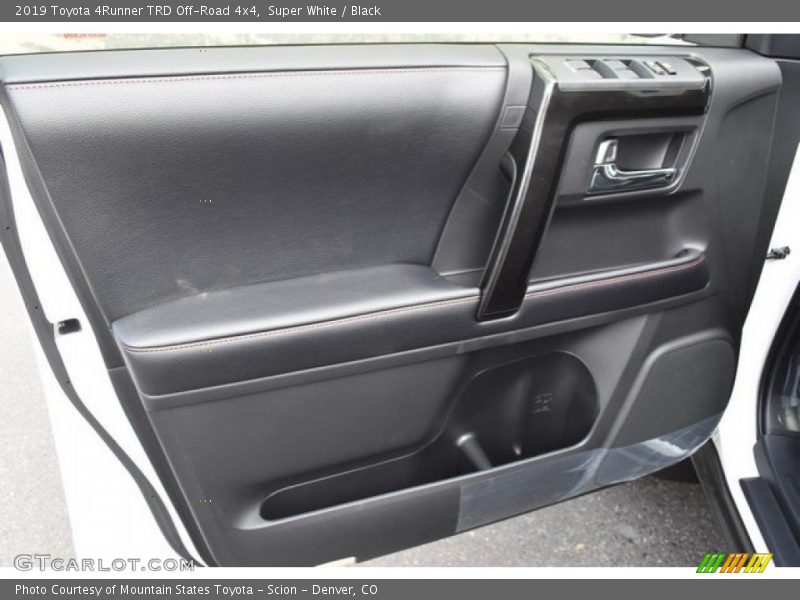 Super White / Black 2019 Toyota 4Runner TRD Off-Road 4x4