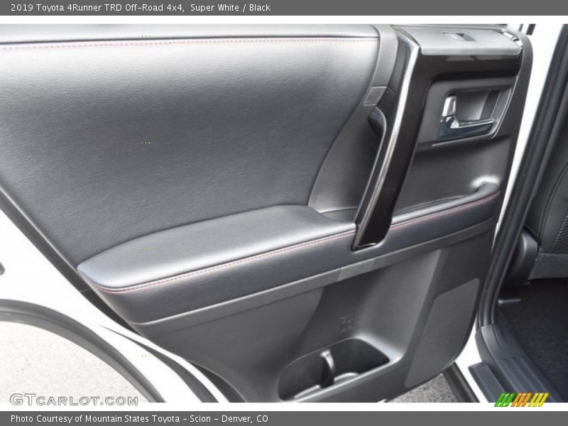 Super White / Black 2019 Toyota 4Runner TRD Off-Road 4x4