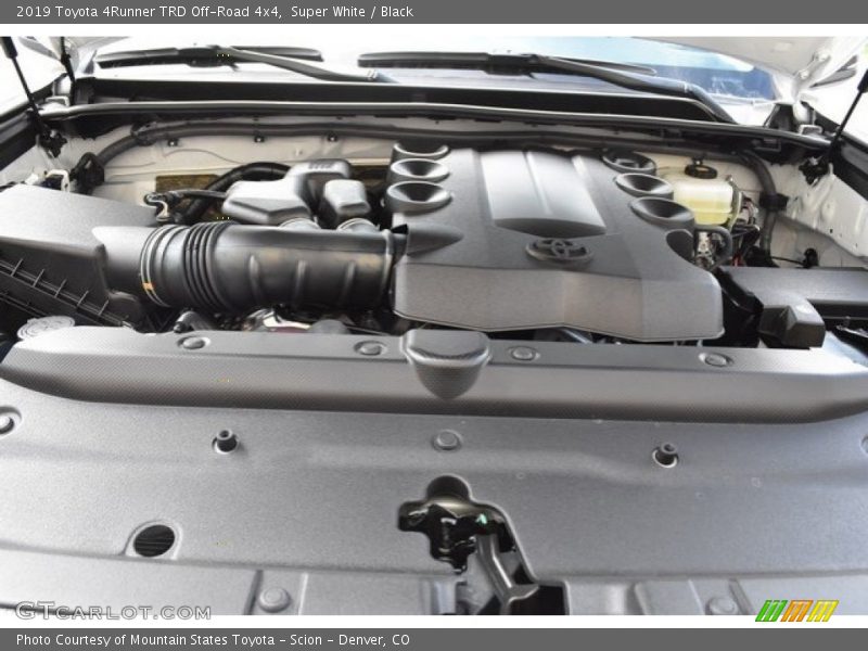 Super White / Black 2019 Toyota 4Runner TRD Off-Road 4x4