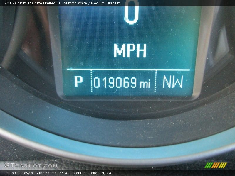 Summit White / Medium Titanium 2016 Chevrolet Cruze Limited LT