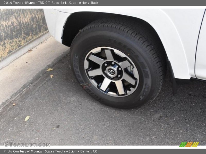 Super White / Black 2019 Toyota 4Runner TRD Off-Road 4x4