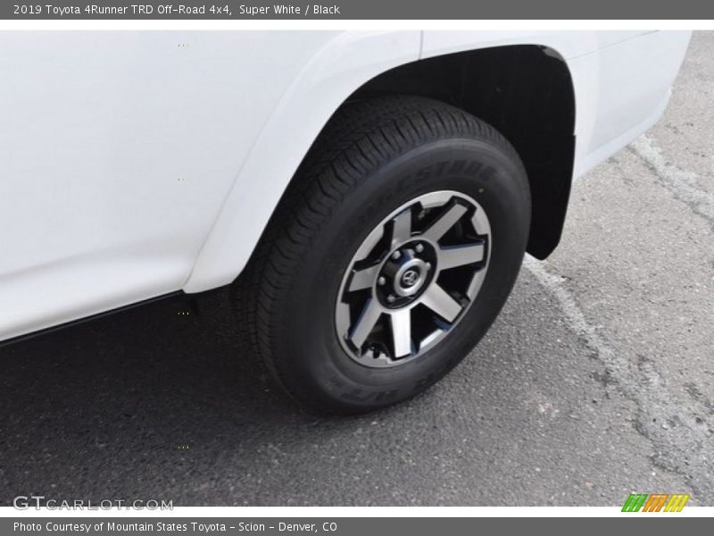 Super White / Black 2019 Toyota 4Runner TRD Off-Road 4x4