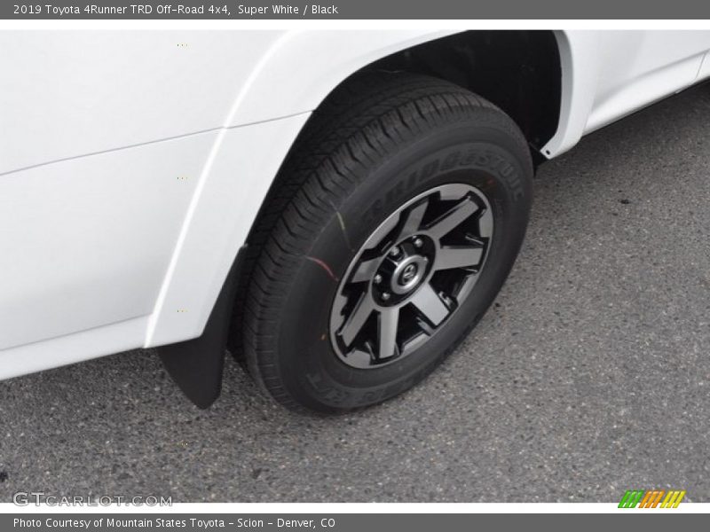 Super White / Black 2019 Toyota 4Runner TRD Off-Road 4x4
