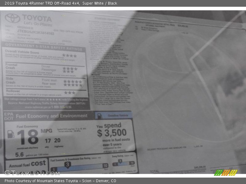 Super White / Black 2019 Toyota 4Runner TRD Off-Road 4x4
