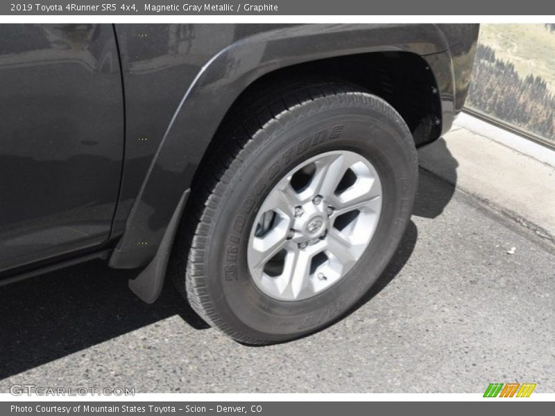 Magnetic Gray Metallic / Graphite 2019 Toyota 4Runner SR5 4x4