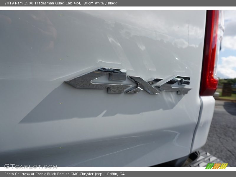 Bright White / Black 2019 Ram 1500 Tradesman Quad Cab 4x4