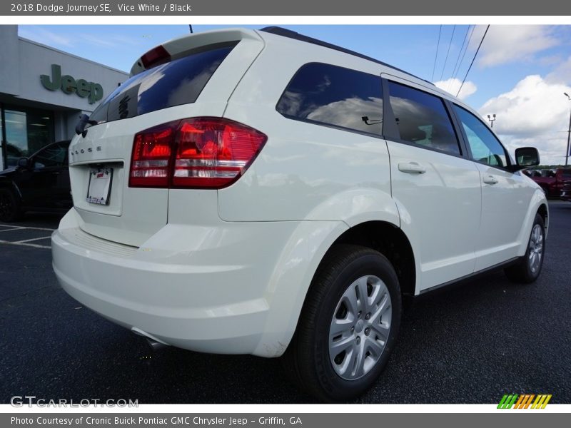 Vice White / Black 2018 Dodge Journey SE