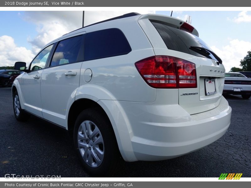 Vice White / Black 2018 Dodge Journey SE