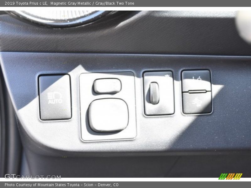 Magnetic Gray Metallic / Gray/Black Two Tone 2019 Toyota Prius c LE