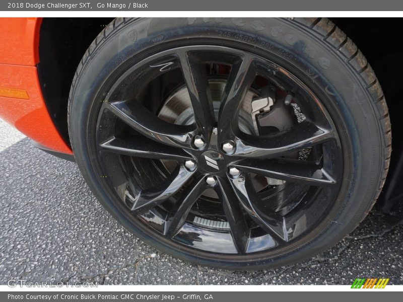 Go Mango / Black 2018 Dodge Challenger SXT