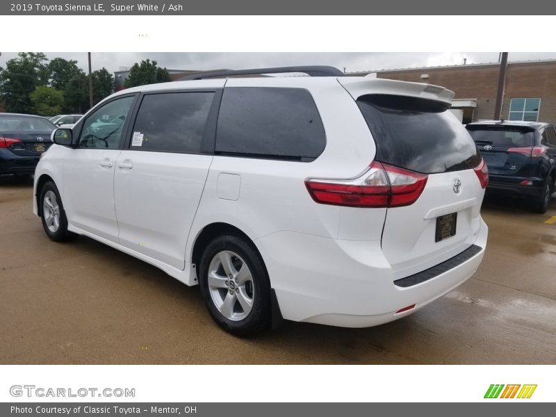 Super White / Ash 2019 Toyota Sienna LE