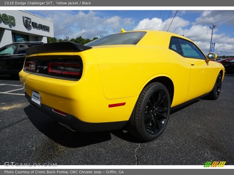 Yellow Jacket / Black 2018 Dodge Challenger SXT