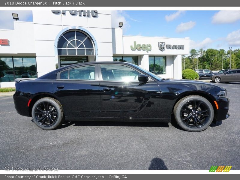 Pitch Black / Black 2018 Dodge Charger SXT