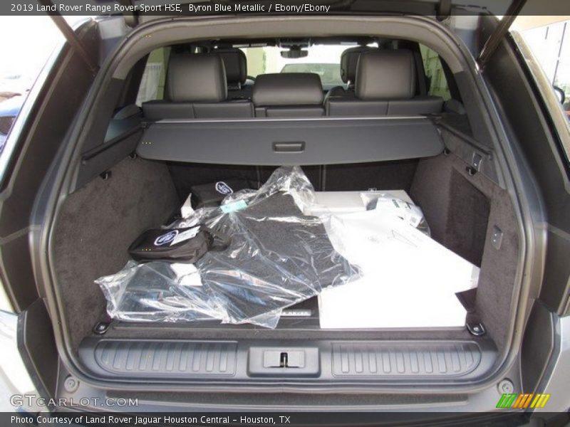  2019 Range Rover Sport HSE Trunk