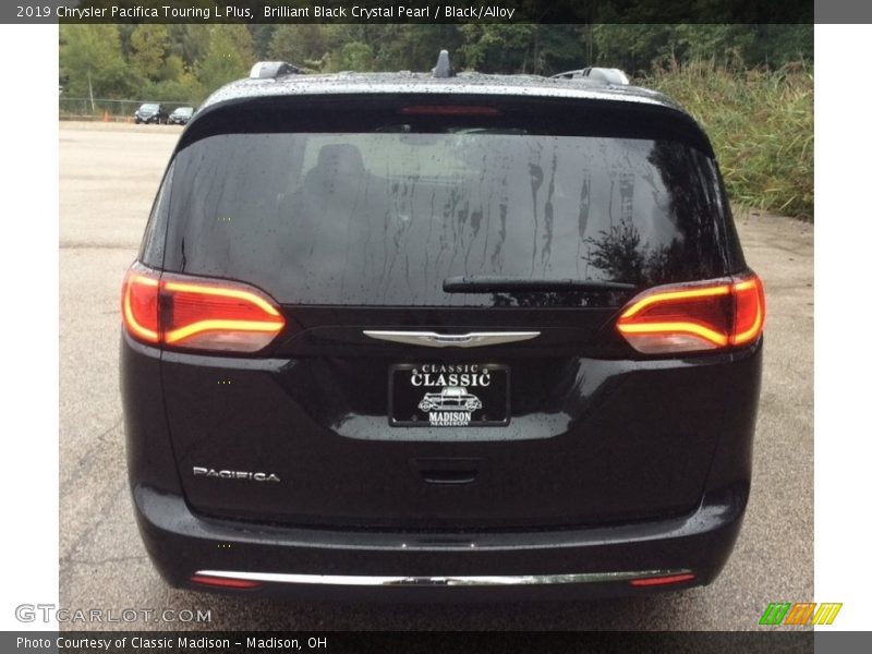 Brilliant Black Crystal Pearl / Black/Alloy 2019 Chrysler Pacifica Touring L Plus