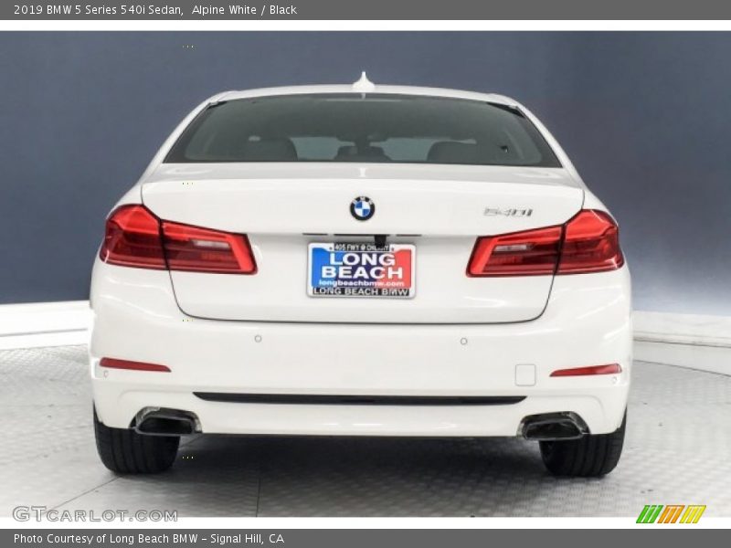 Alpine White / Black 2019 BMW 5 Series 540i Sedan