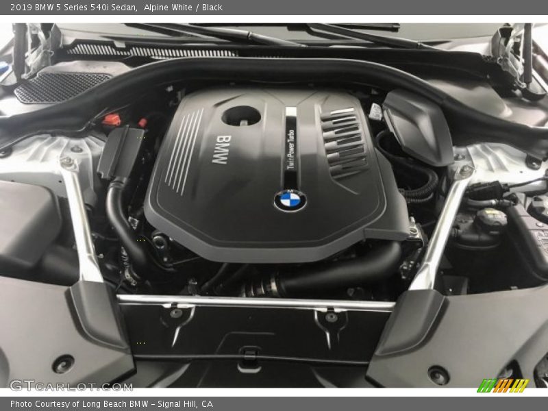 Alpine White / Black 2019 BMW 5 Series 540i Sedan