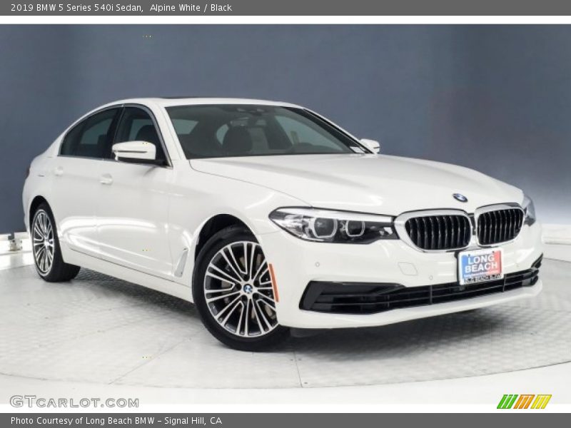 Alpine White / Black 2019 BMW 5 Series 540i Sedan