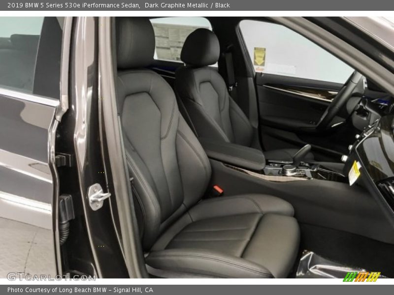 Dark Graphite Metallic / Black 2019 BMW 5 Series 530e iPerformance Sedan