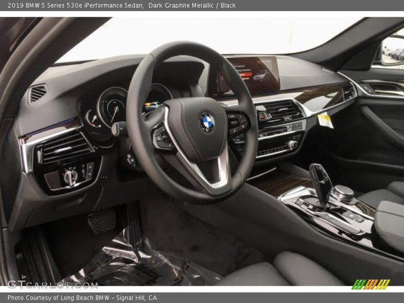 Dark Graphite Metallic / Black 2019 BMW 5 Series 530e iPerformance Sedan