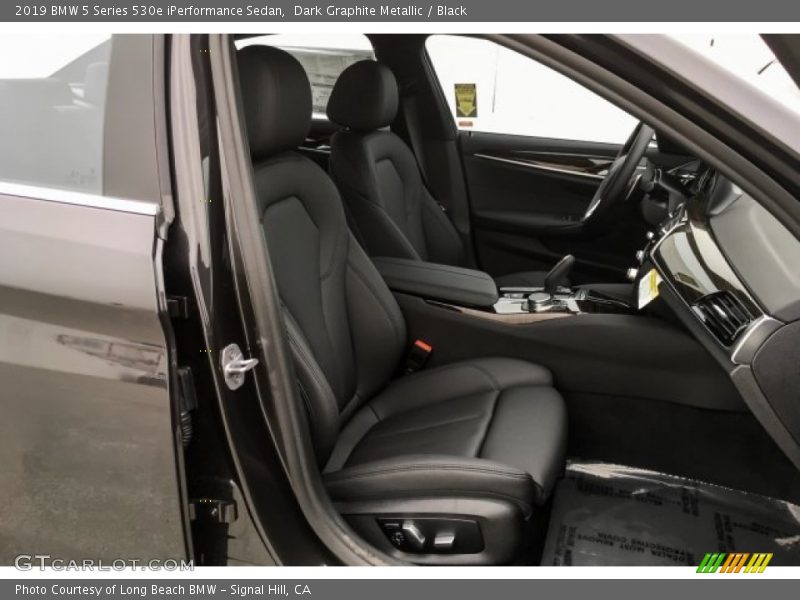 Dark Graphite Metallic / Black 2019 BMW 5 Series 530e iPerformance Sedan