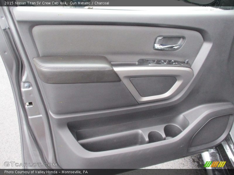 Gun Metallic / Charcoal 2015 Nissan Titan SV Crew Cab 4x4