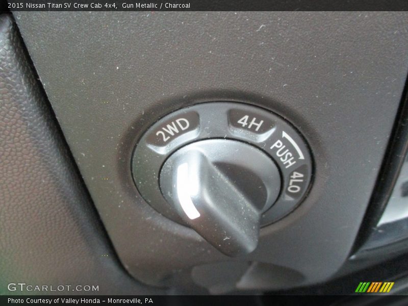 Gun Metallic / Charcoal 2015 Nissan Titan SV Crew Cab 4x4