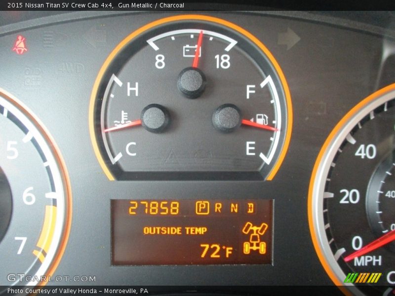 Gun Metallic / Charcoal 2015 Nissan Titan SV Crew Cab 4x4