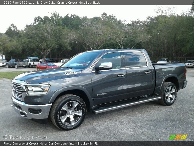 Front 3/4 View of 2019 1500 Laramie Crew Cab