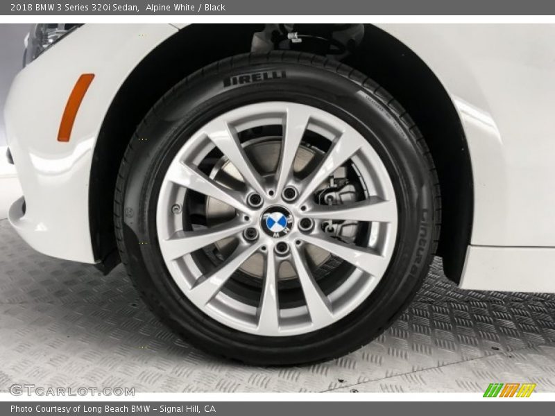 Alpine White / Black 2018 BMW 3 Series 320i Sedan