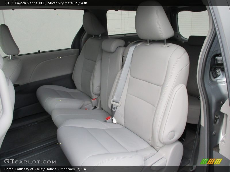 Silver Sky Metallic / Ash 2017 Toyota Sienna XLE