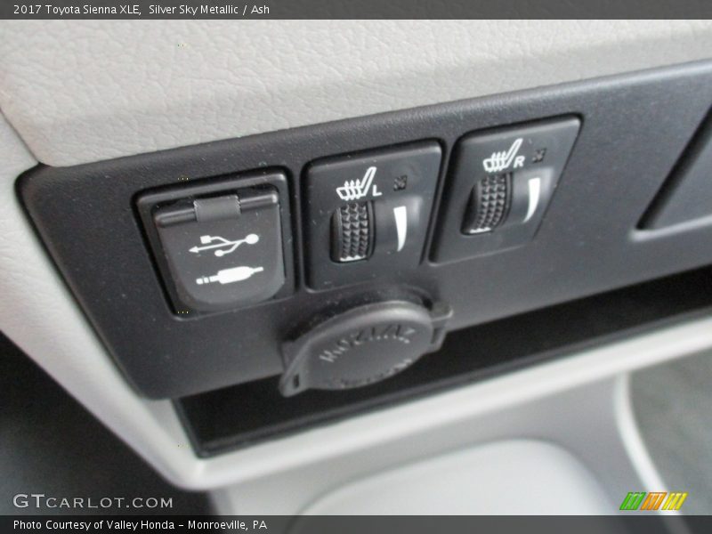 Silver Sky Metallic / Ash 2017 Toyota Sienna XLE