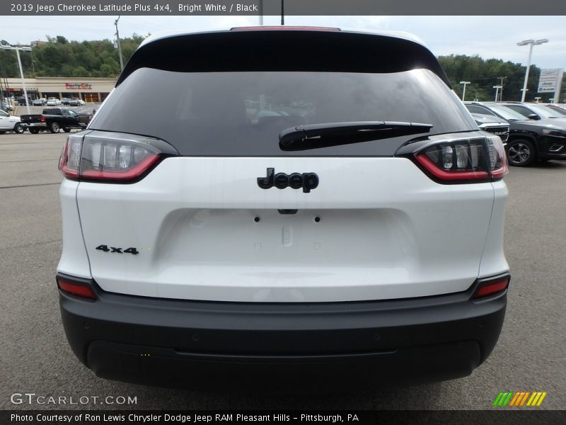 Bright White / Black 2019 Jeep Cherokee Latitude Plus 4x4