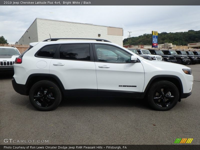 Bright White / Black 2019 Jeep Cherokee Latitude Plus 4x4