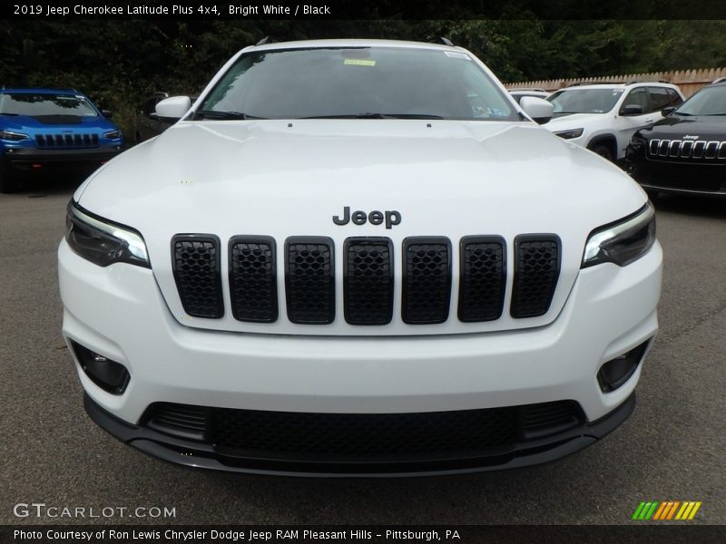 Bright White / Black 2019 Jeep Cherokee Latitude Plus 4x4