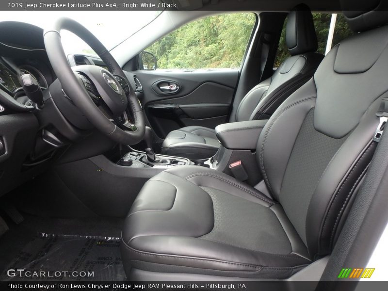 Front Seat of 2019 Cherokee Latitude Plus 4x4