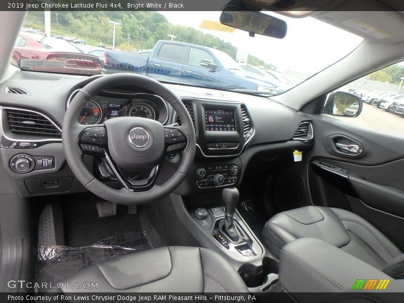  2019 Cherokee Latitude Plus 4x4 Black Interior