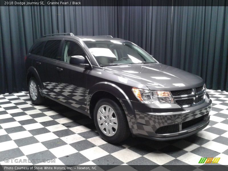 Granite Pearl / Black 2018 Dodge Journey SE