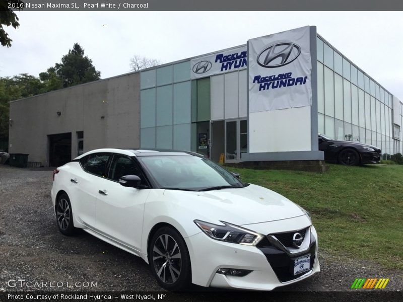 Pearl White / Charcoal 2016 Nissan Maxima SL